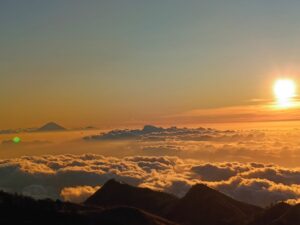 arrive in pelawangan senaru